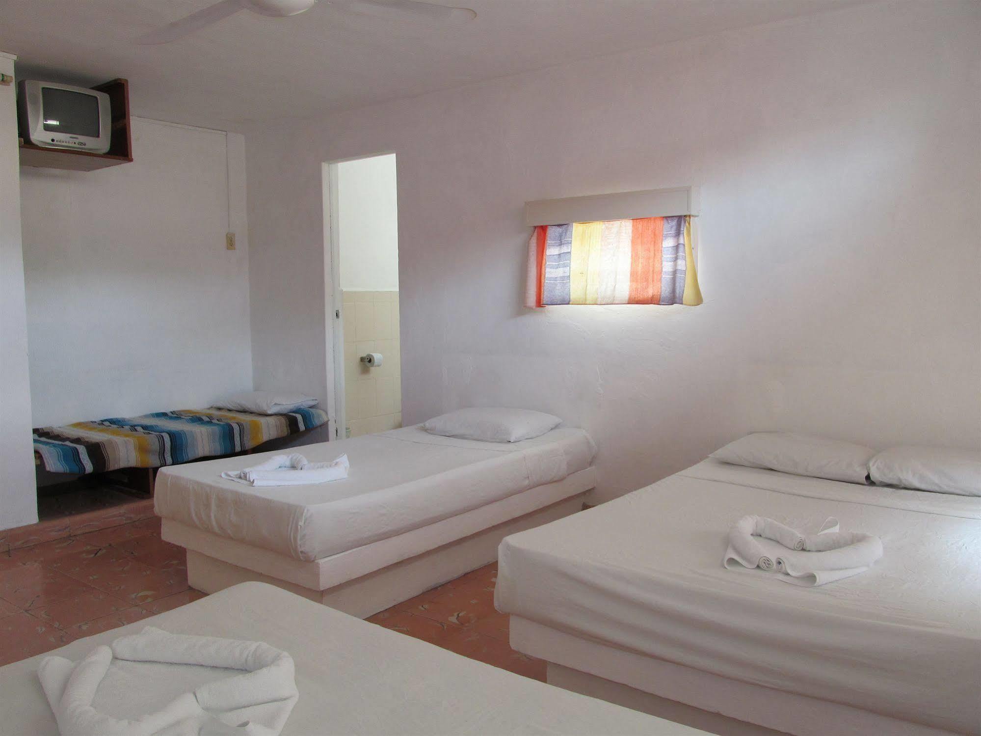 Hotel Maria Guadalupe Вальядолид Экстерьер фото